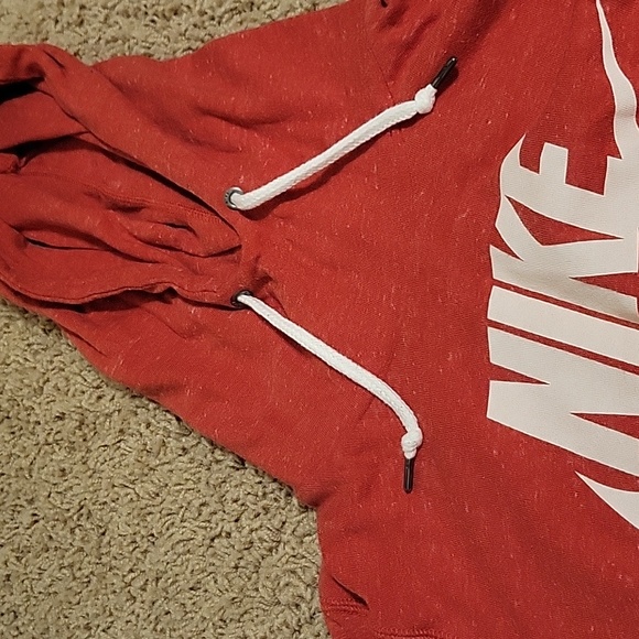 New without tags red nike sweatshirt - Picture 2 of 4